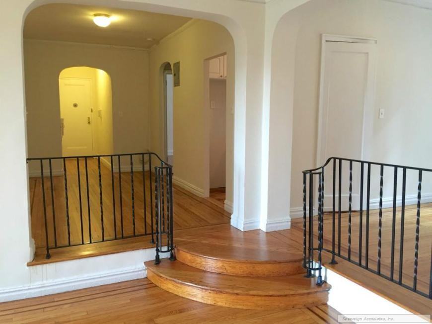 Listing photo 1 of 5