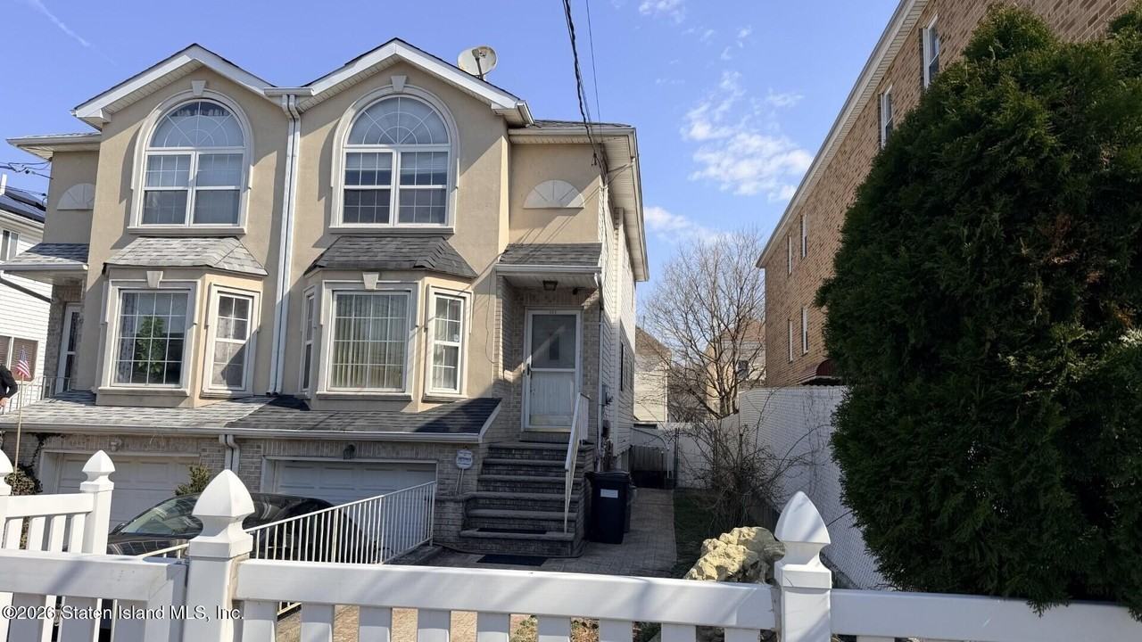 Listing photo 1 of 5