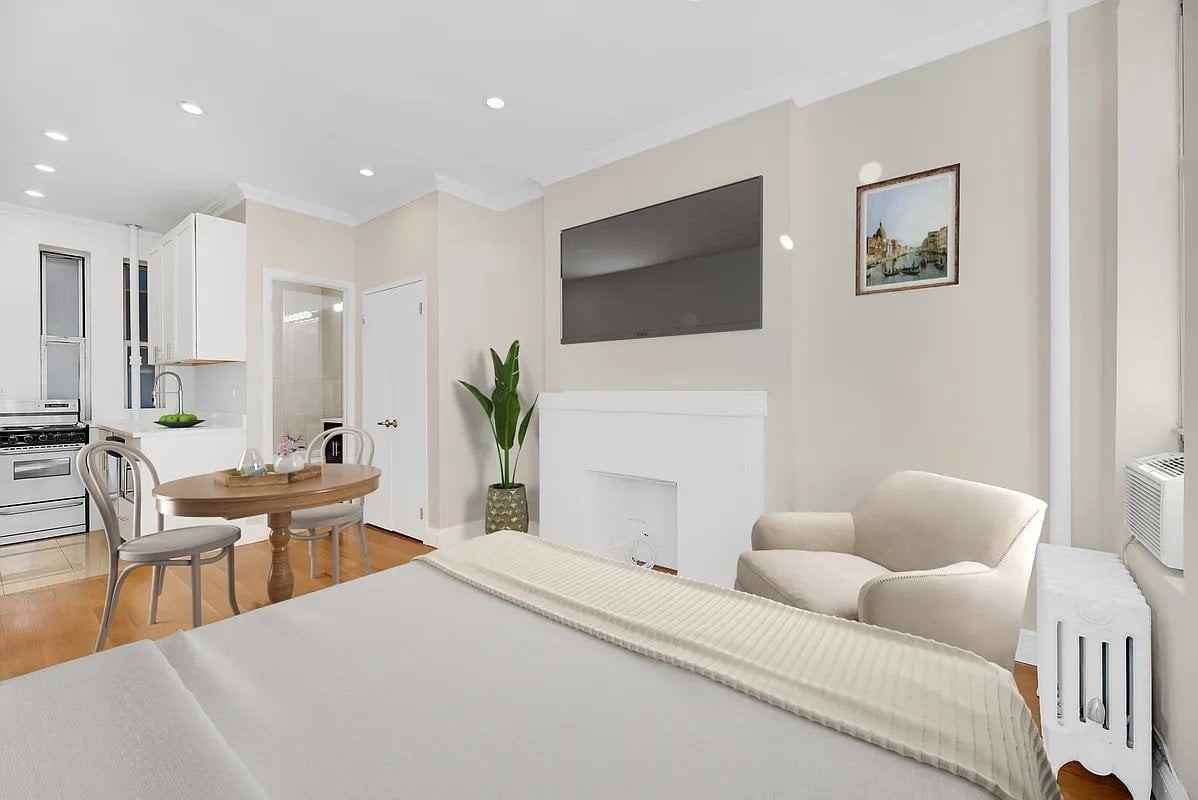 Listing photo 1 of 5