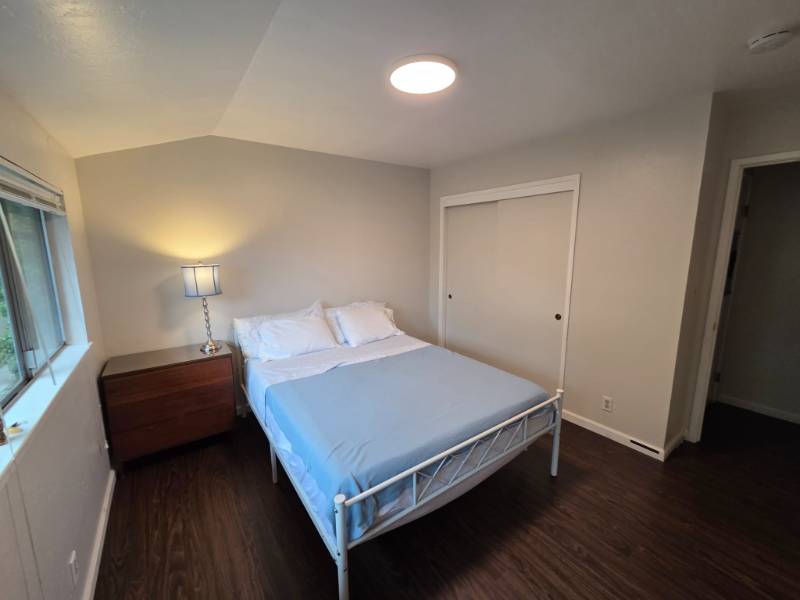 Listing photo 1 of 4