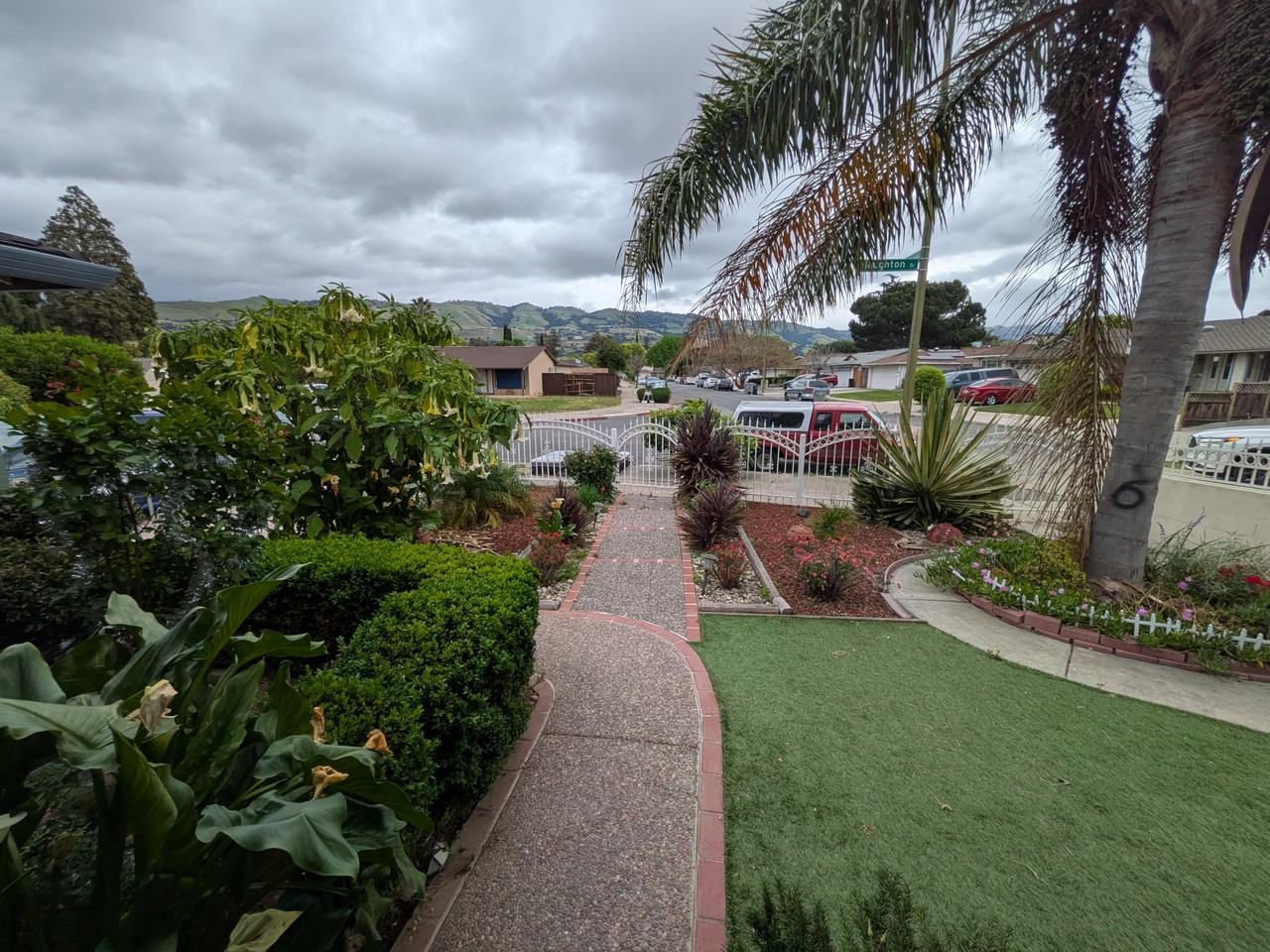 Listing photo 1 of 5