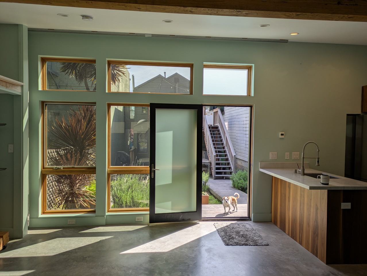 Listing photo 1 of 5