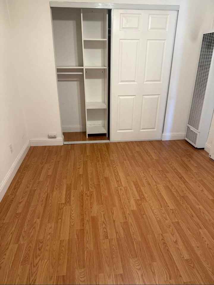 Listing photo 1 of 5