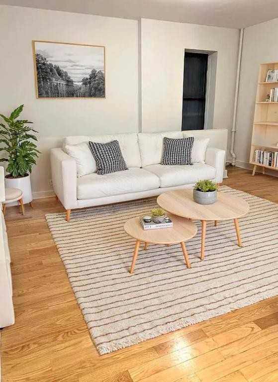 Listing photo 1 of 4