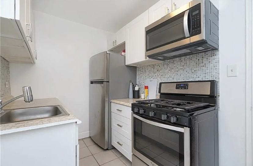 Listing photo 1 of 5