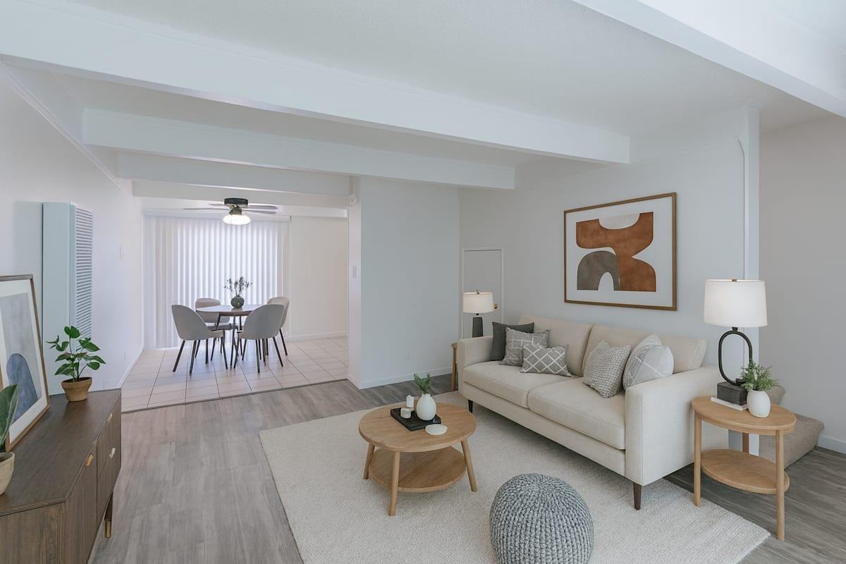 Listing photo 1 of 5