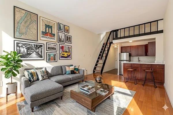 Listing photo 1 of 5