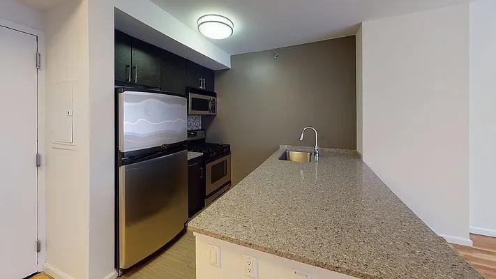 Listing photo 1 of 5