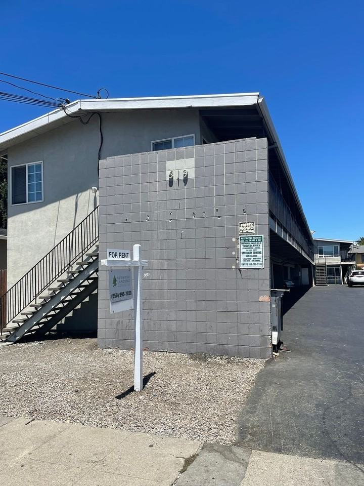 Listing photo 1 of 5