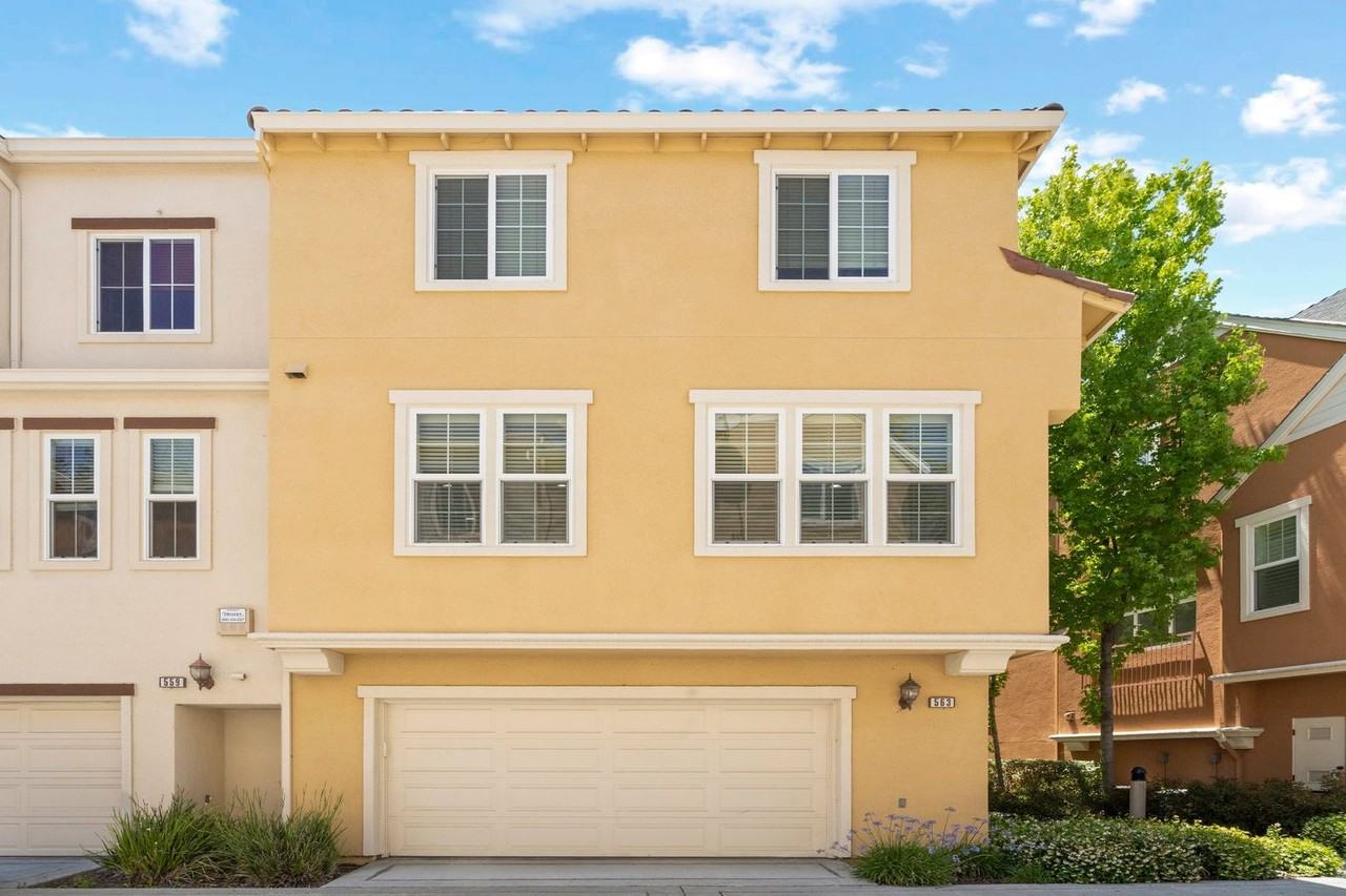 Listing photo 1 of 5