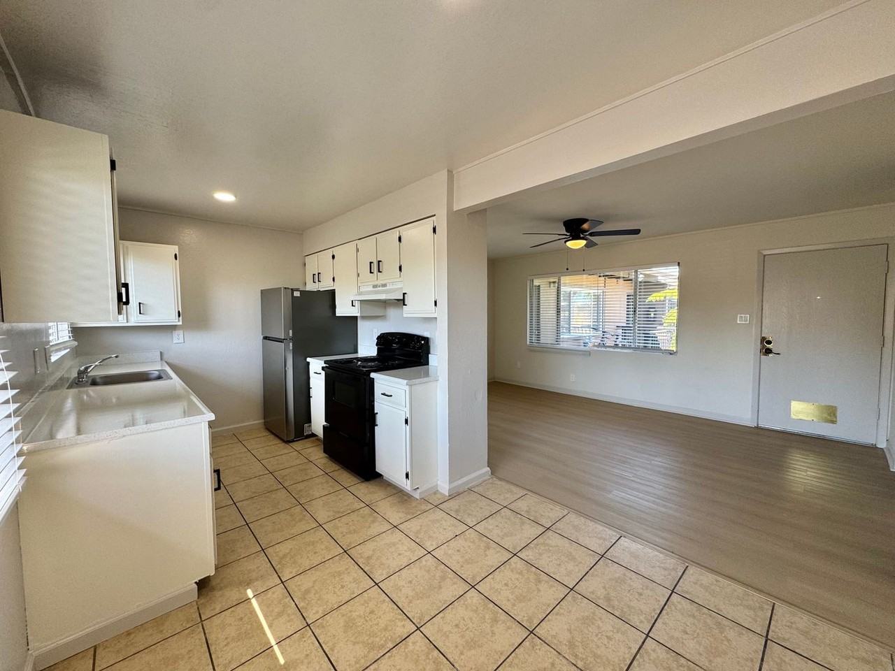 Listing photo 1 of 5