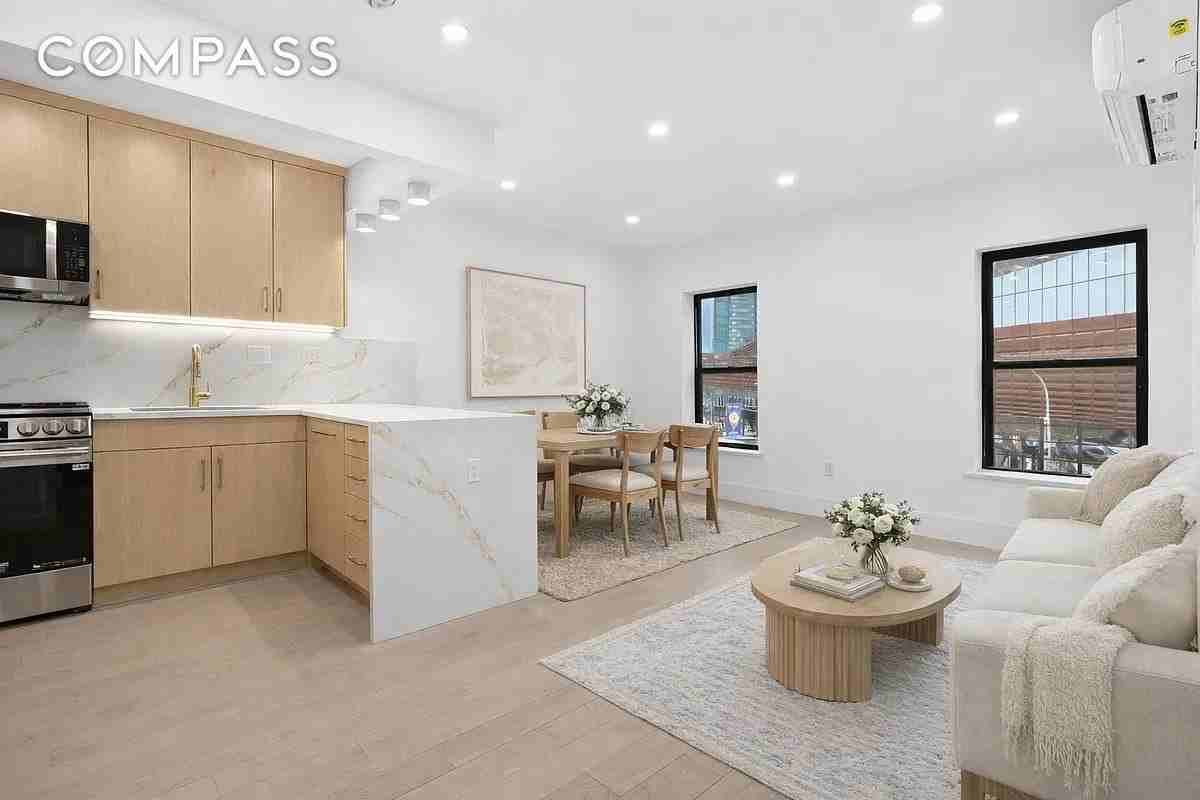 Listing photo 1 of 5