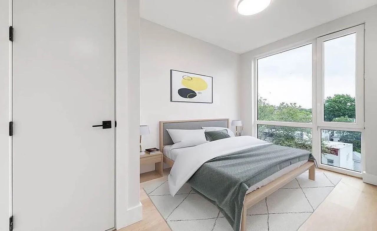 Listing photo 1 of 4