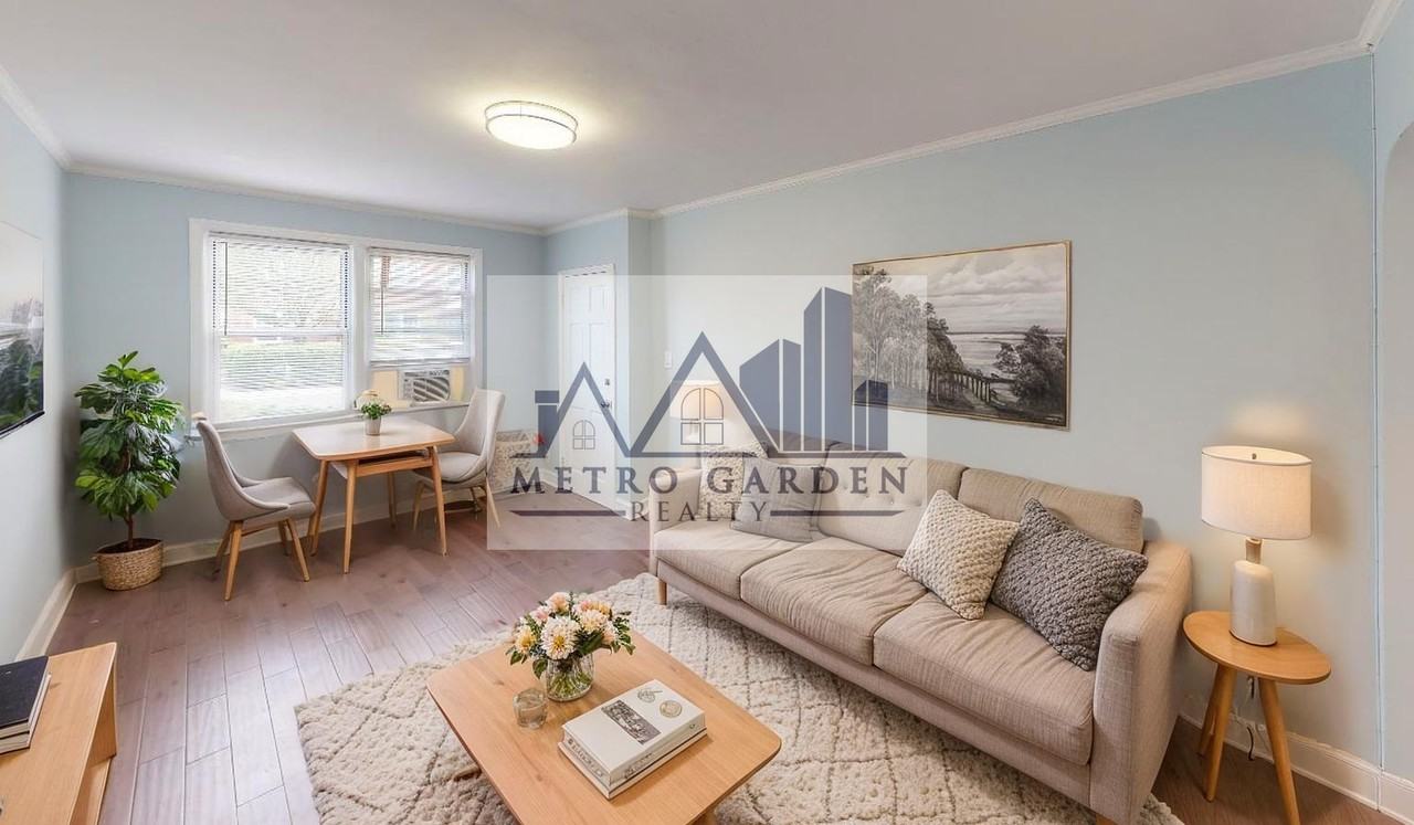 Listing photo 1 of 5