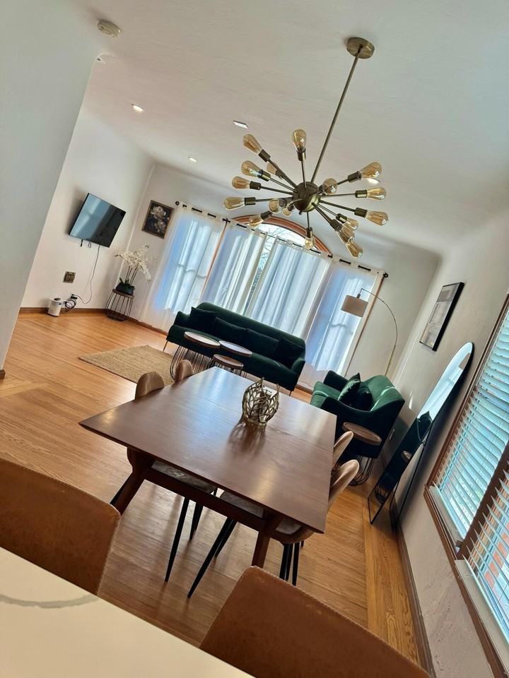 Listing photo 1 of 5