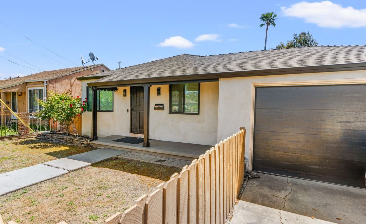 Listing photo 1 of 5