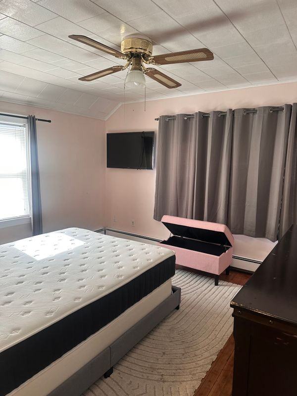 Listing photo 1 of 5