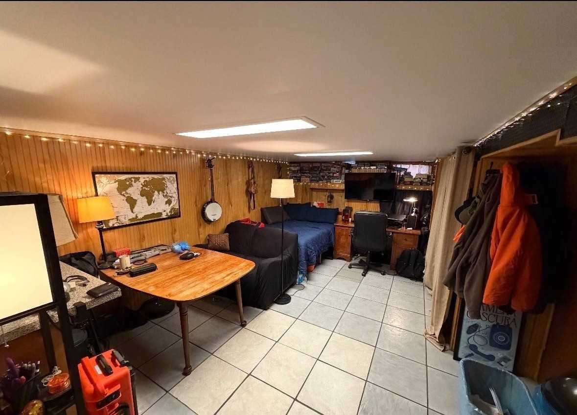 Listing photo 1 of 5