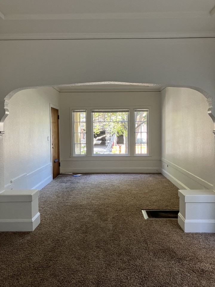 Listing photo 1 of 5