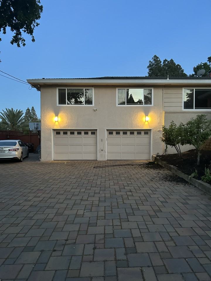 Listing photo 1 of 5