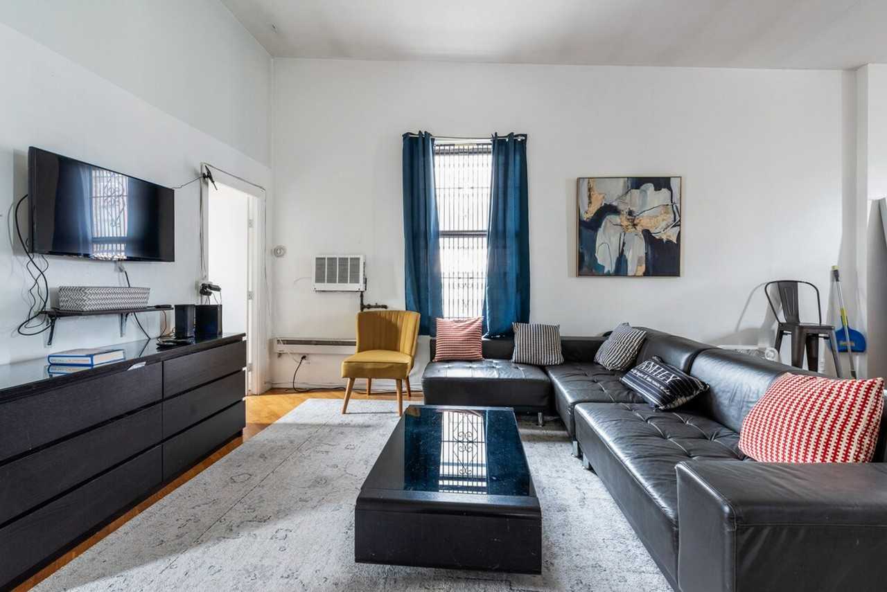 Listing photo 1 of 5