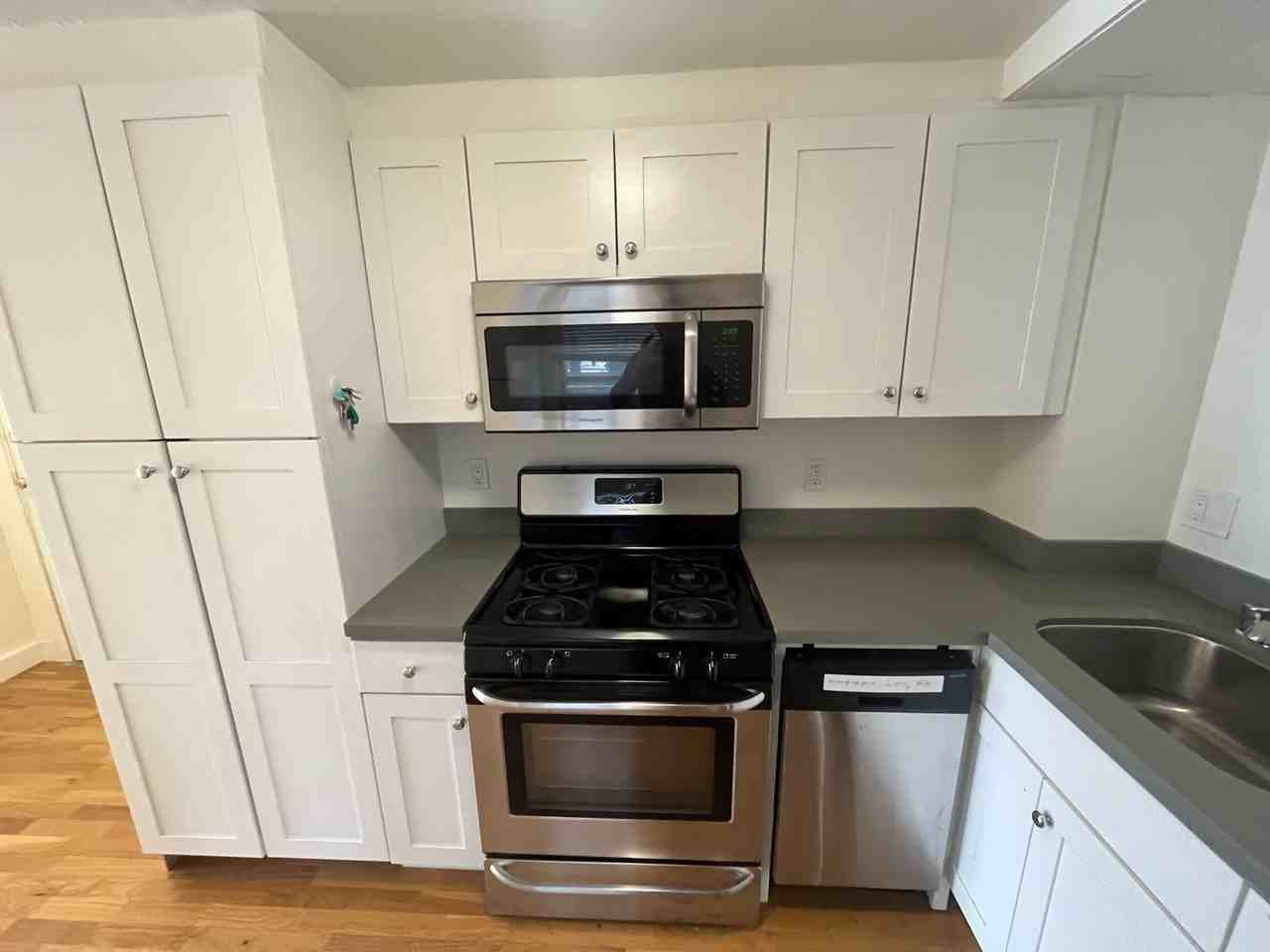 Listing photo 1 of 5