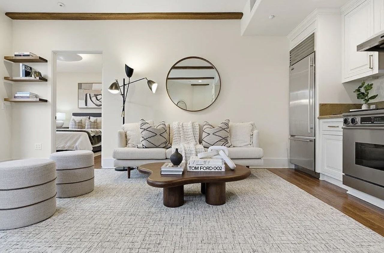 Listing photo 1 of 5