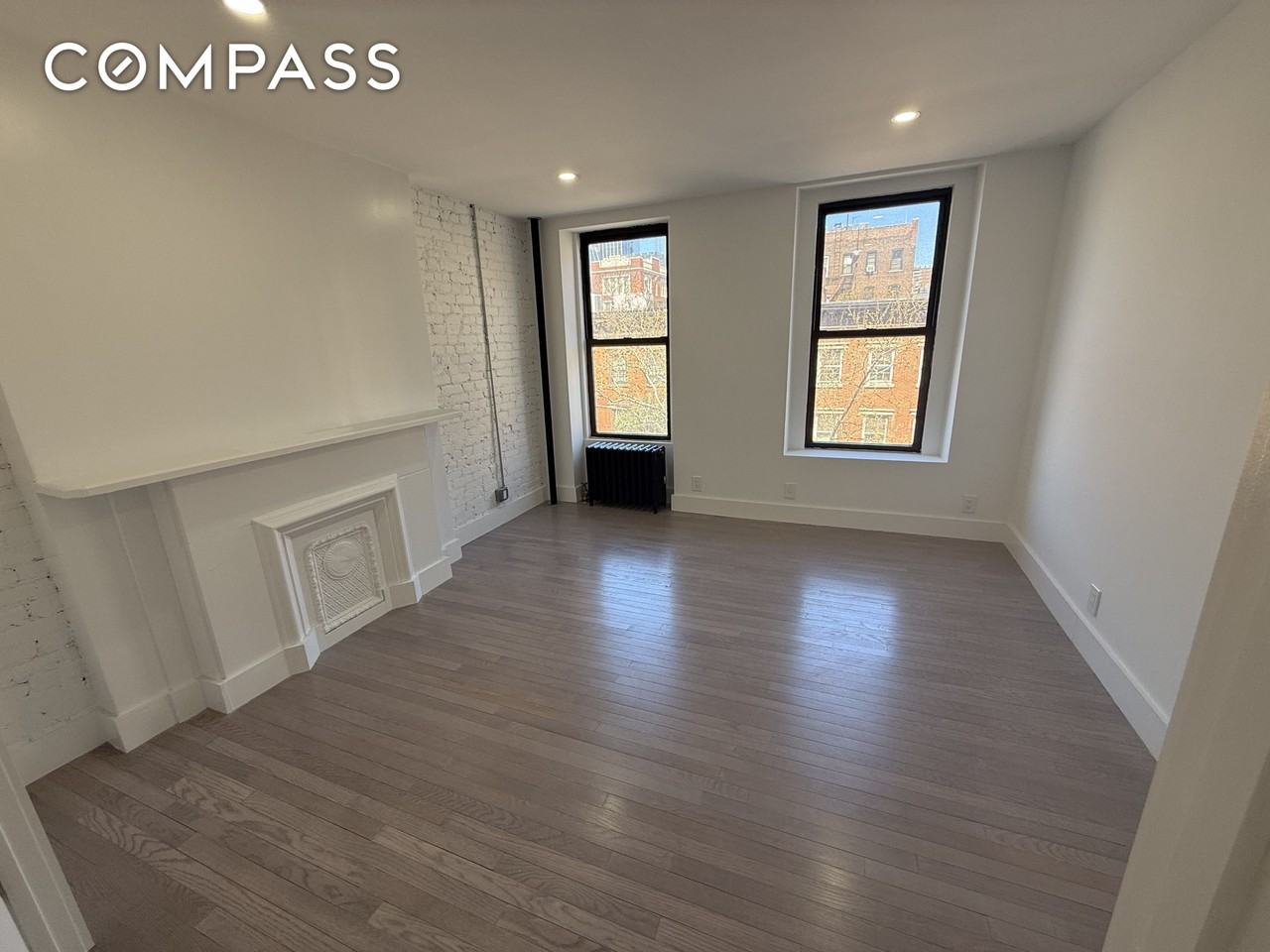 Listing photo 1 of 5