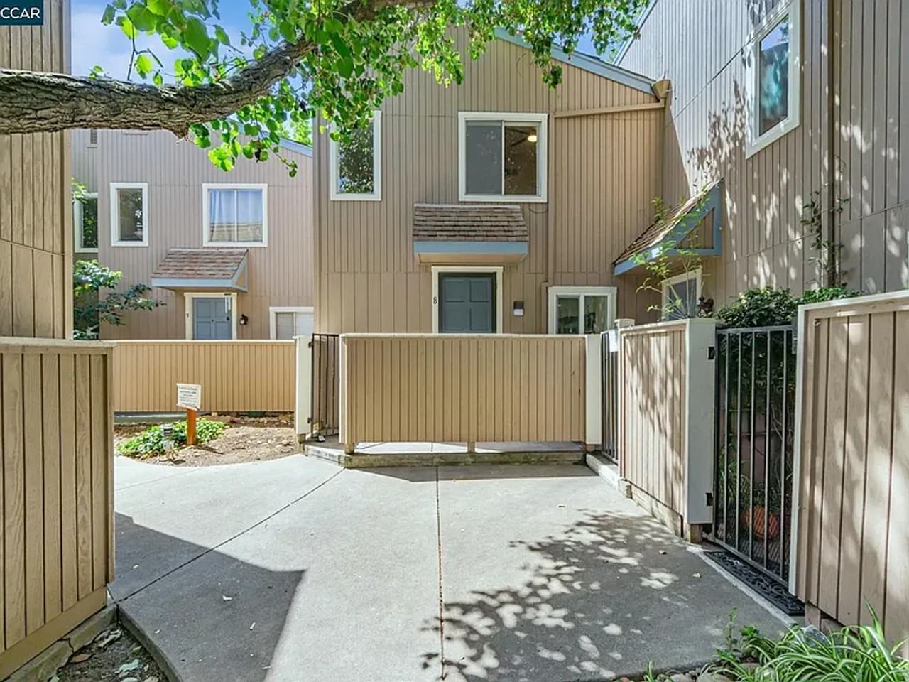 Listing photo 1 of 5