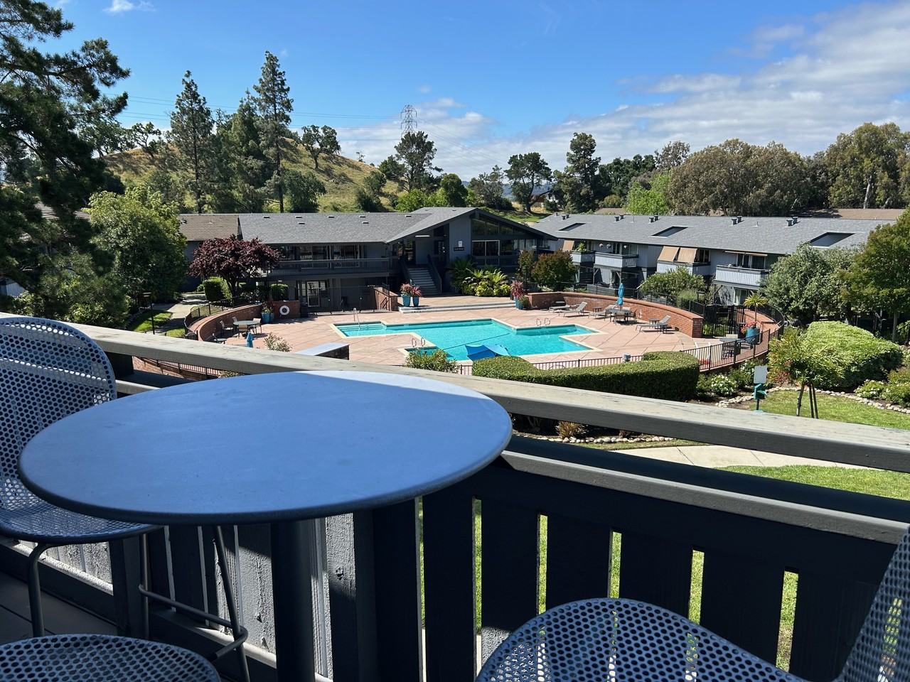 Listing photo 1 of 5