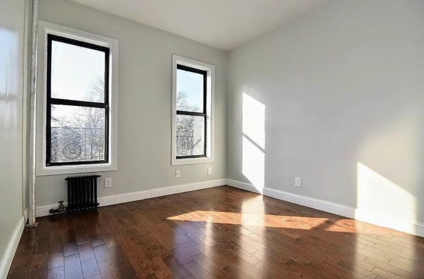 Listing photo 1 of 5