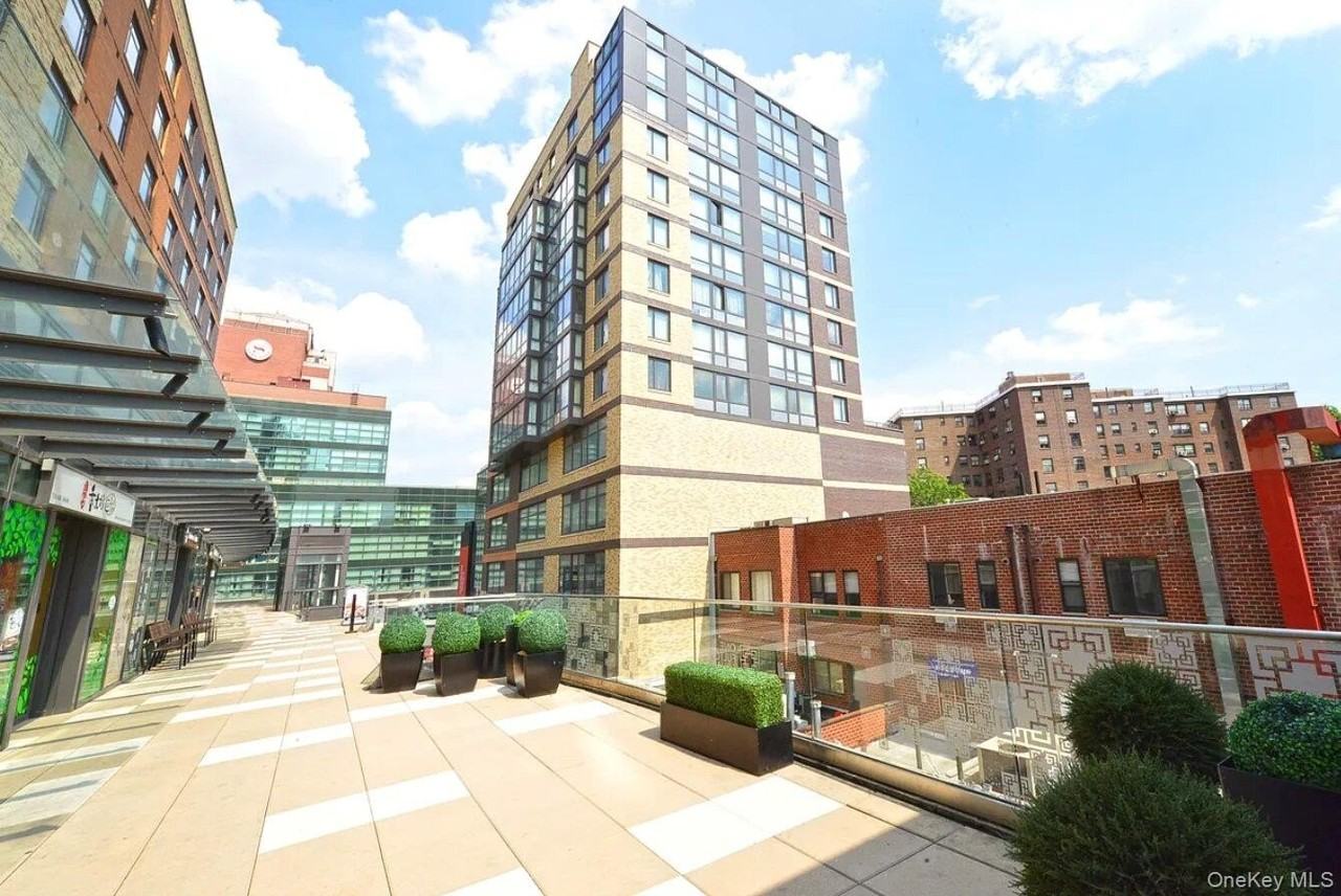 Listing photo 1 of 5