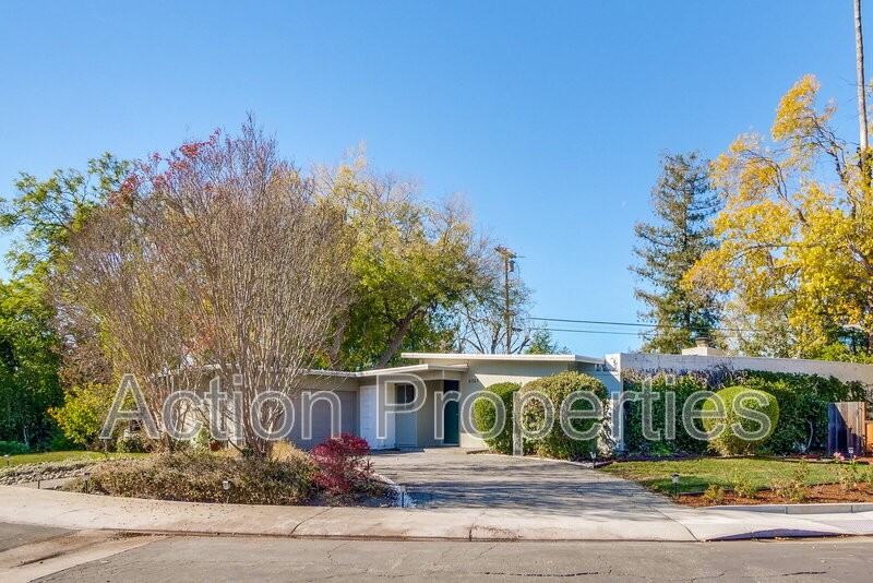 Listing photo 1 of 5