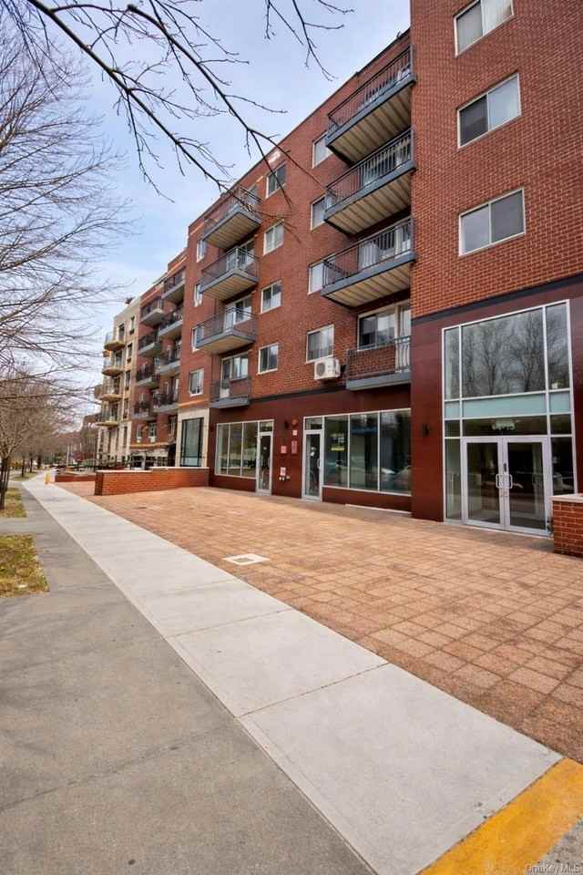 Listing photo 1 of 5