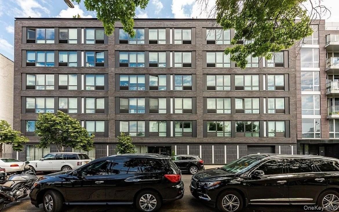 Listing photo 1 of 5