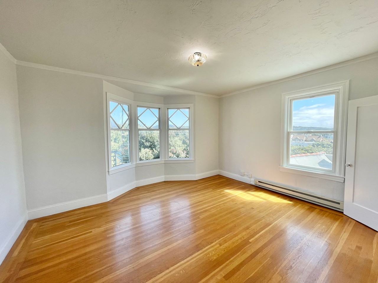 Listing photo 1 of 5