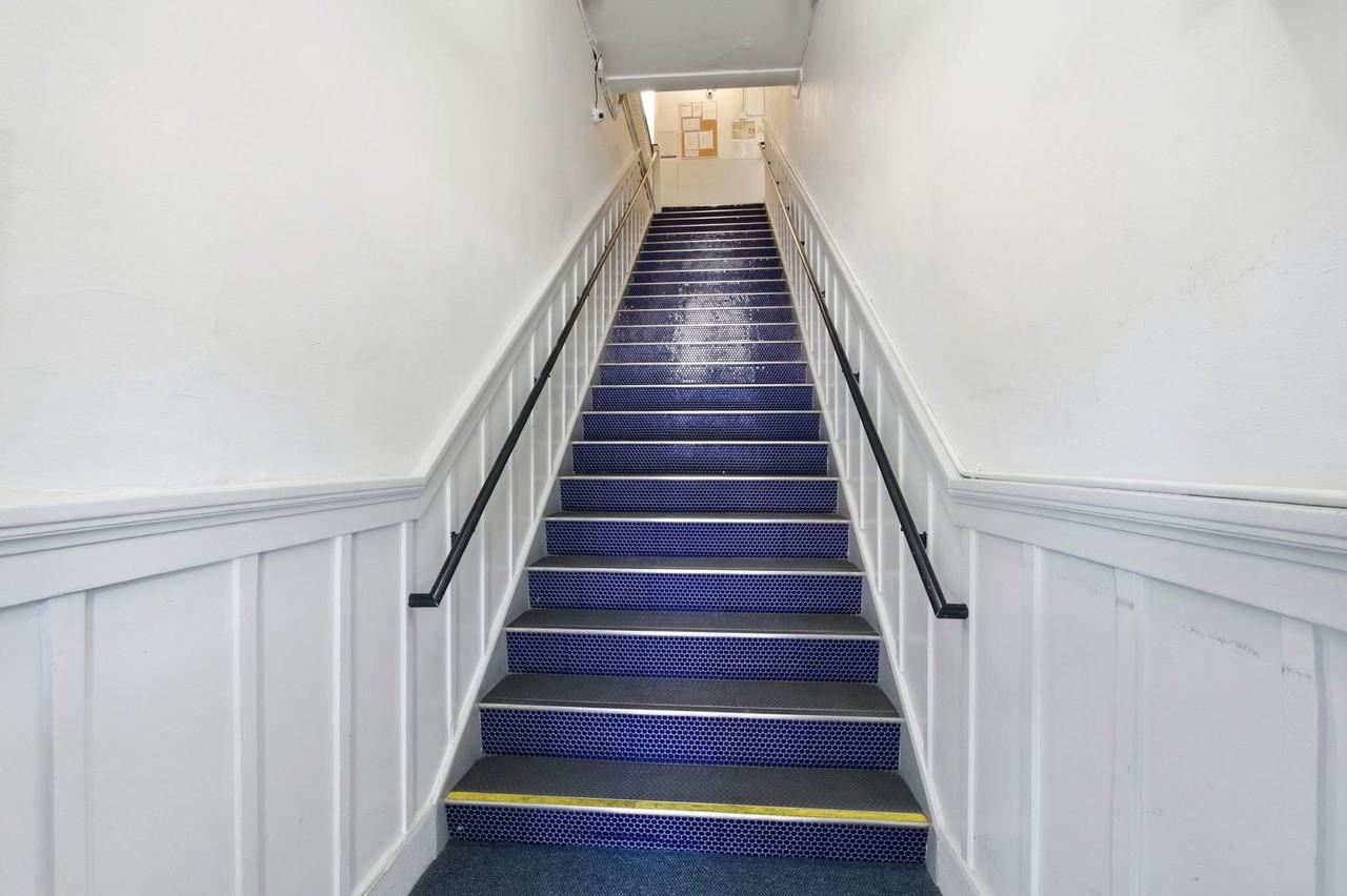 Listing photo 1 of 5