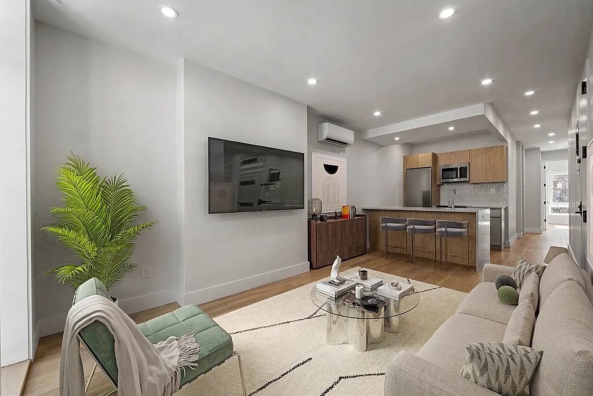 Listing photo 1 of 5