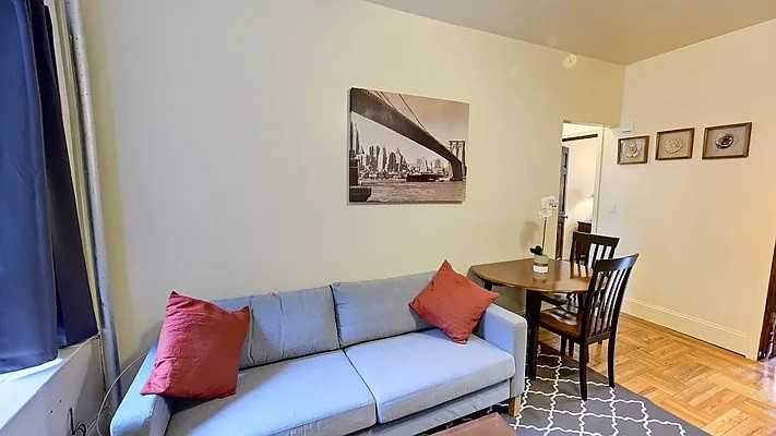 Listing photo 1 of 5