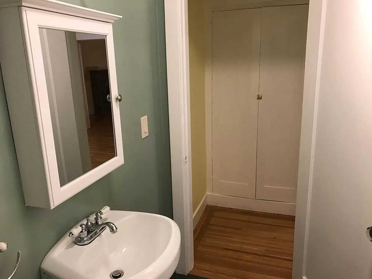 Listing photo 1 of 5