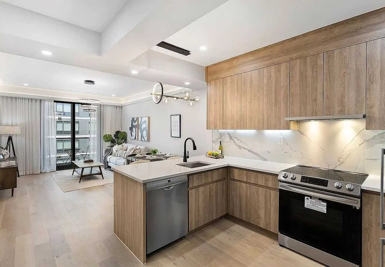 Listing photo 1 of 5