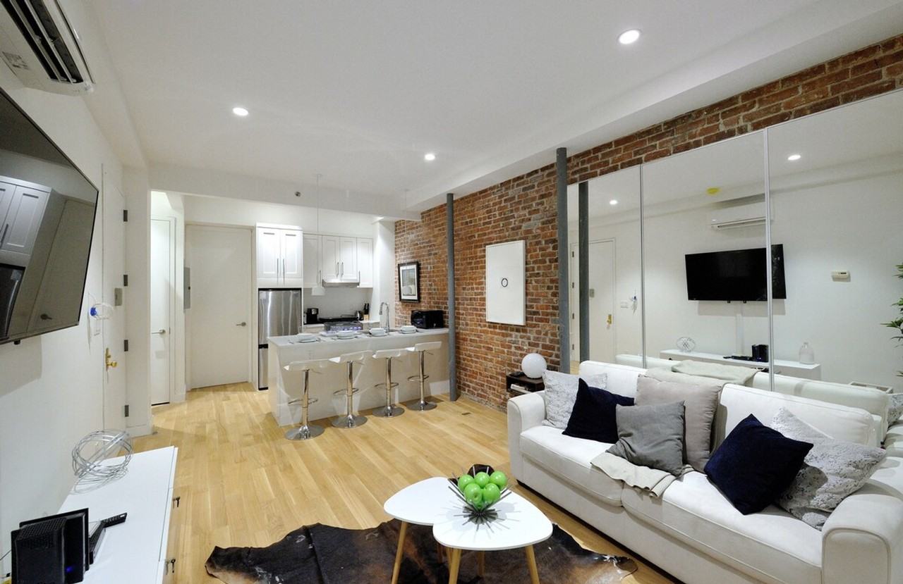 Listing photo 1 of 5