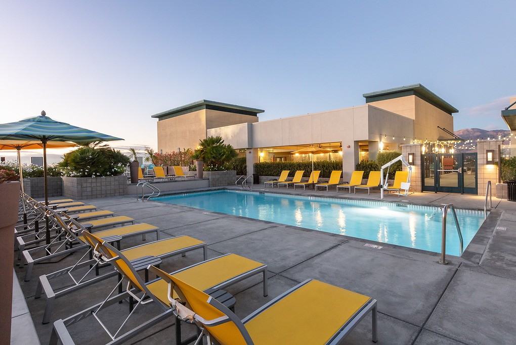 Listing photo 1 of 5