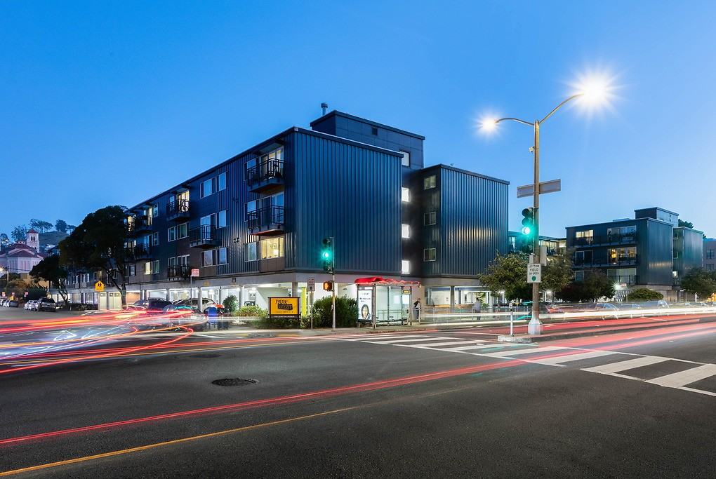 Listing photo 1 of 5