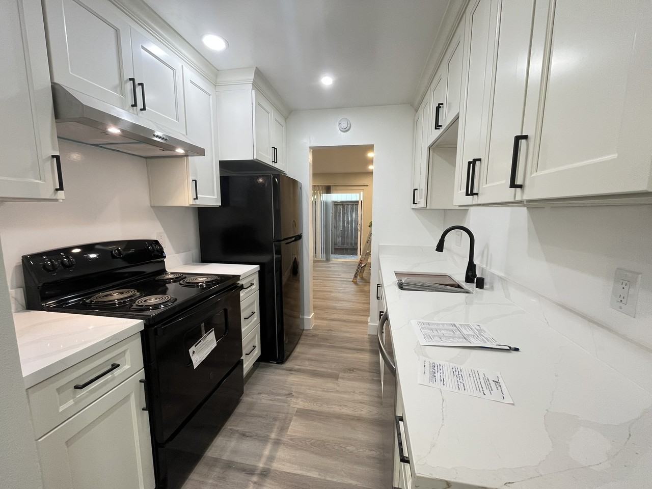 Listing photo 1 of 5