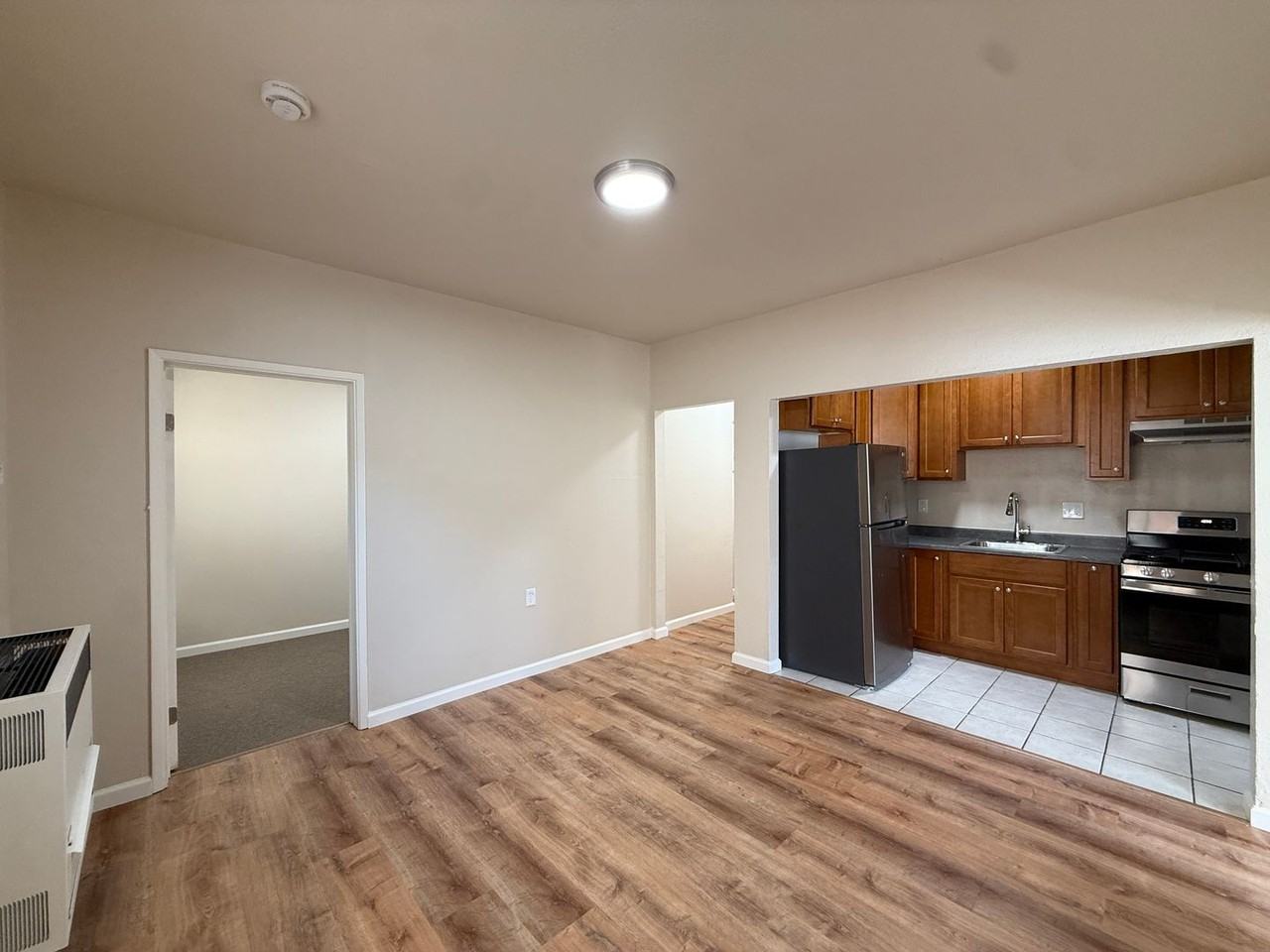 Listing photo 1 of 5
