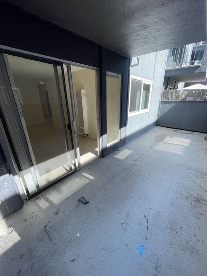 Listing photo 1 of 5