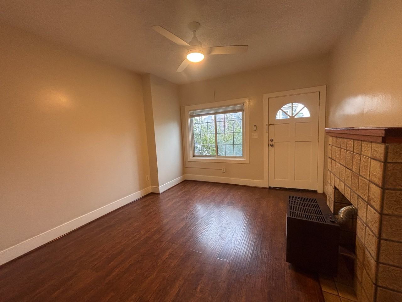 Listing photo 1 of 5