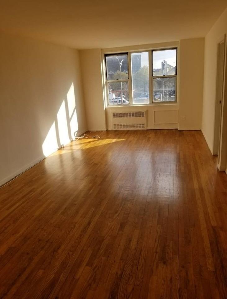 Listing photo 1 of 5