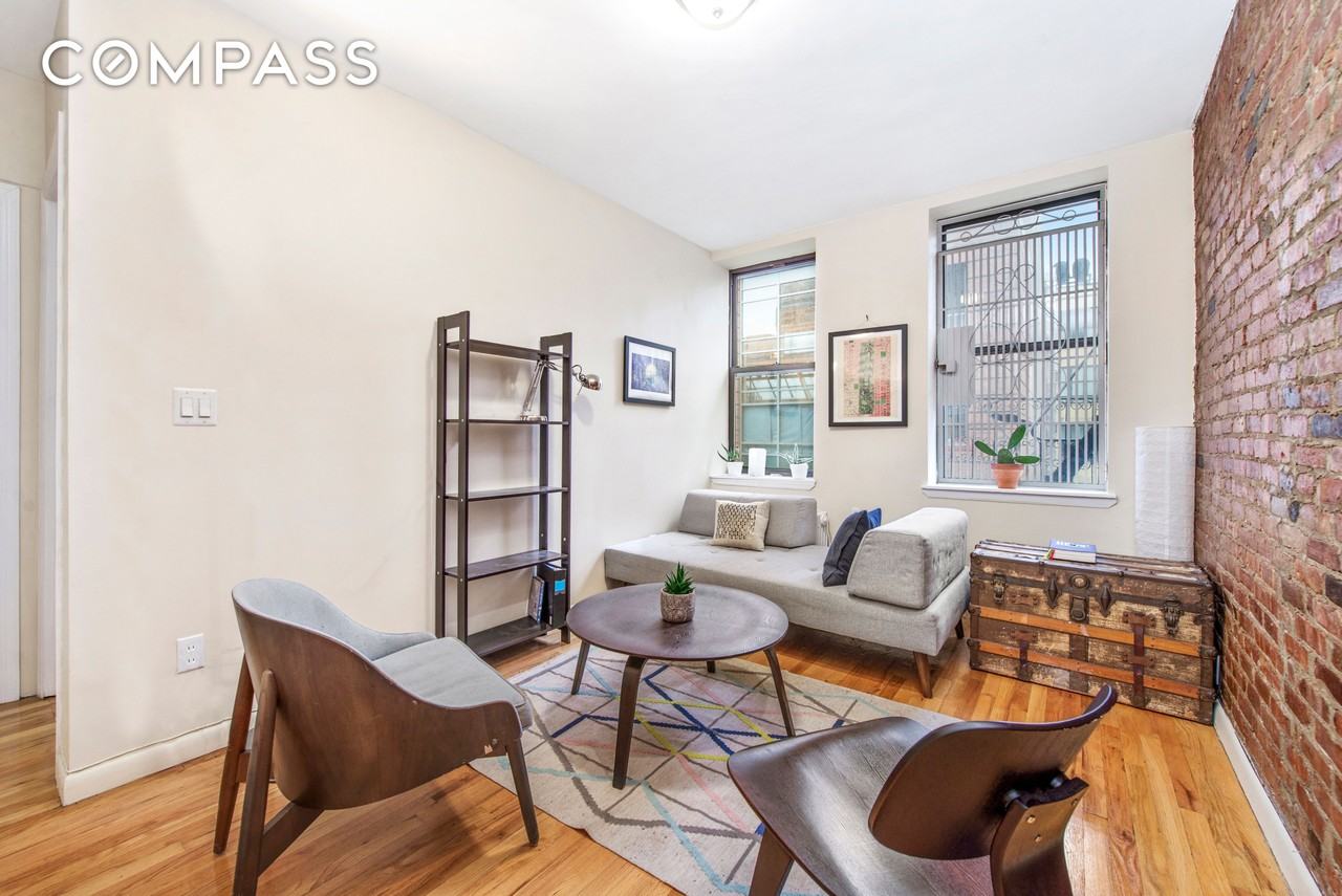 Listing photo 1 of 5